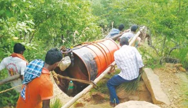 11 நாட்களுக்கு பிறகு  திருவண்ணாமலை உச்சியில் இருந்து மகா தீப கொப்பரை இறக்கப்பட்டது!!