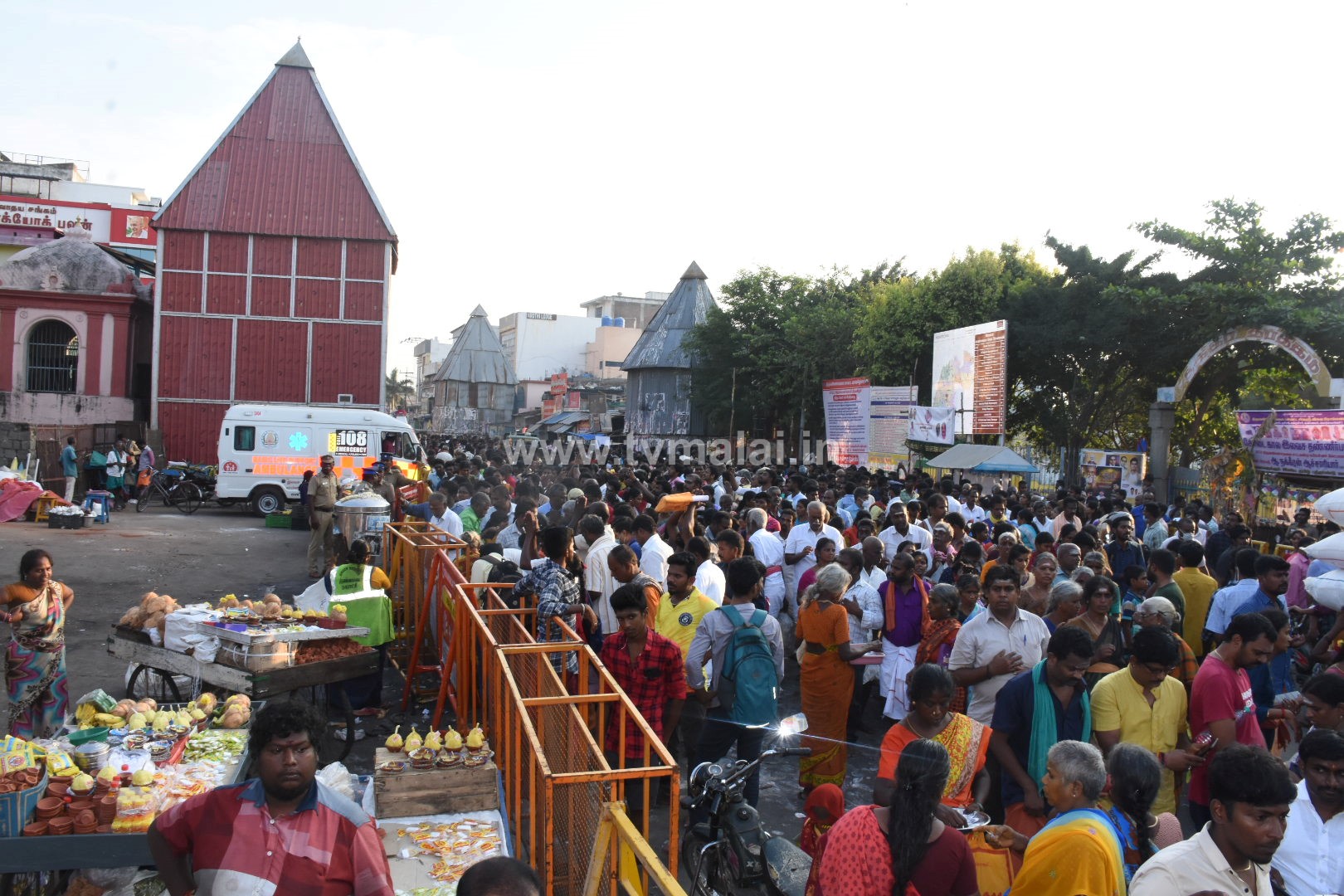 திருவண்ணாமலை சித்ரா பௌர்ணமி நாளில் இன்று கோவிலில் குவிந்த பக்தர்கள்!