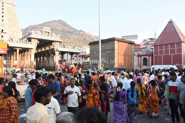 திருவண்ணாமலை சித்ரா பௌர்ணமி நாளில் இன்று கோவிலில் குவிந்த பக்தர்கள்!