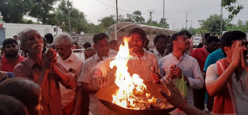 திருவண்ணாமலையில் பௌர்ணமியையொட்டி ஆயிரக்கணக்கான பக்தர்கள் விடிய விடிய கிரிவலம்!