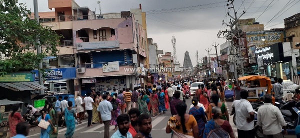 திருவண்ணாமலையில் பௌர்ணமியையொட்டி ஆயிரக்கணக்கான பக்தர்கள் விடிய விடிய கிரிவலம்!