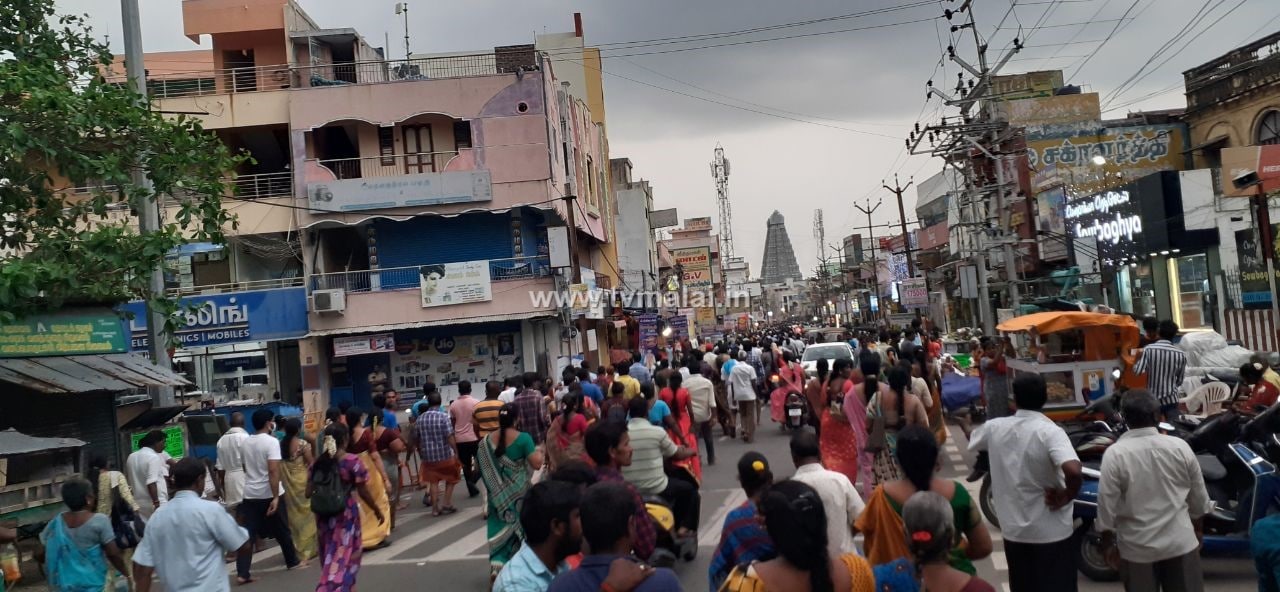 திருவண்ணாமலையில் பௌர்ணமியையொட்டி ஆயிரக்கணக்கான பக்தர்கள் விடிய விடிய கிரிவலம்!