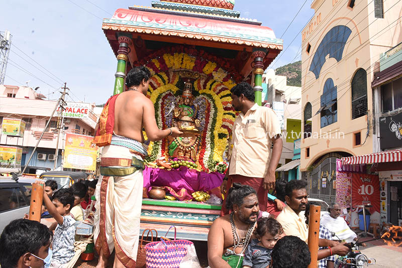 அருள்மிகு அண்ணாமலையார் திருக்கோயிலில் இன்று ஆடிப்பூரம் விழா கொடியேற்றம்!