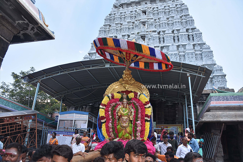 ஆடி பூரம் 10ம் நாள்: சிவகங்கை தீர்த்தத்தில் அருள்மிகு பராசக்தி அம்மன் தீர்த்தவாரி!