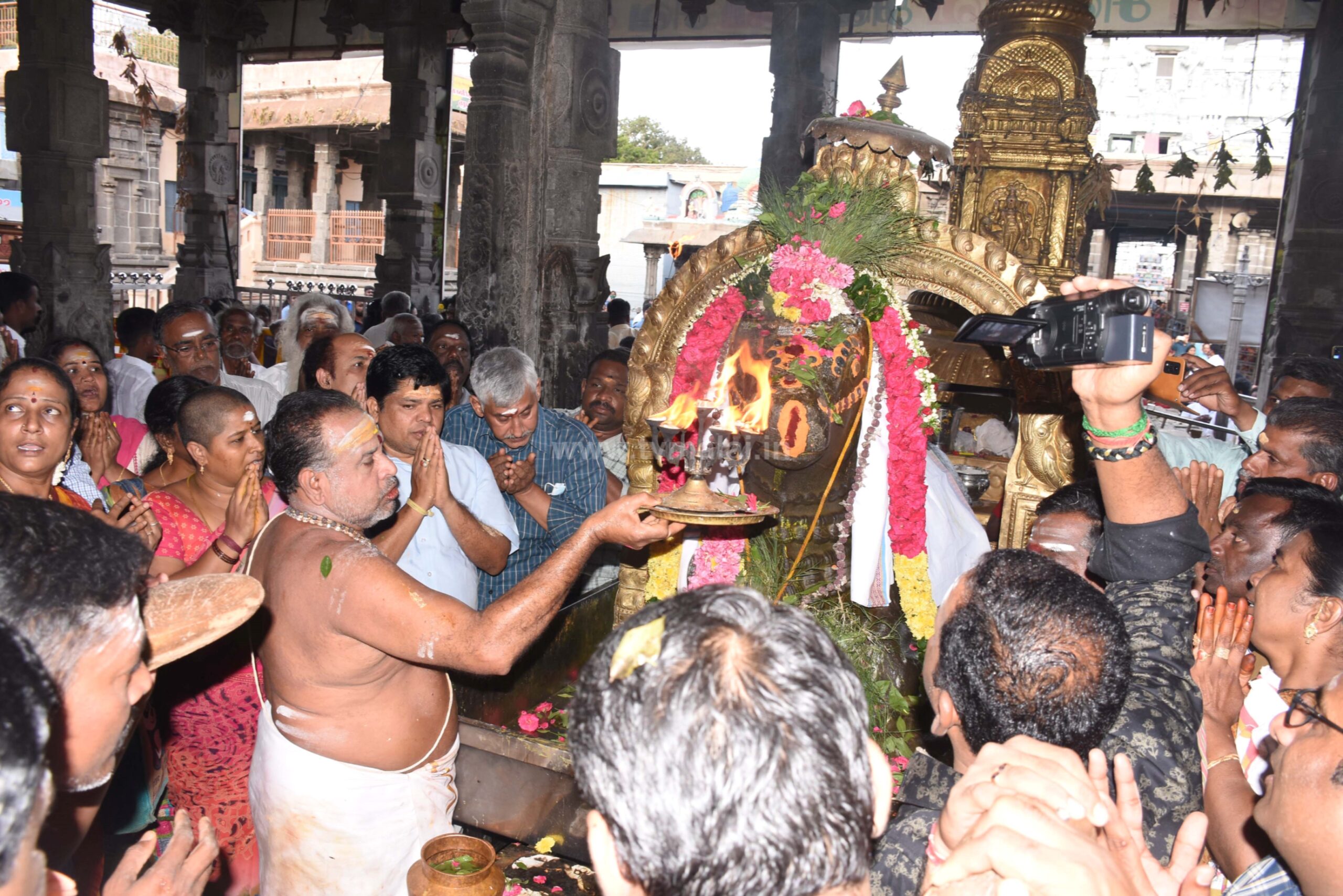 திருவண்ணாமலை அருணாச்சலேஸ்வரர் திருக்கோவிலில் ஆடி மாத பௌர்ணமி பிரதோஷம்!