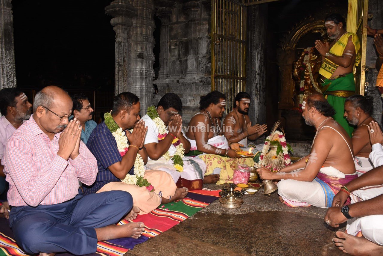 Preparations begin for Karthigai Deepam 2022 festival!