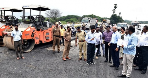 திண்டிவனம் முதல் கிருஷ்ணகிரி வரை தேசிய நெடுஞ்சாலையில் சாலை அமைக்கப்பட்டு வருவதை திரு. பிரதீப் யாதவ் அவர்கள் நேரில் ஆய்வு!