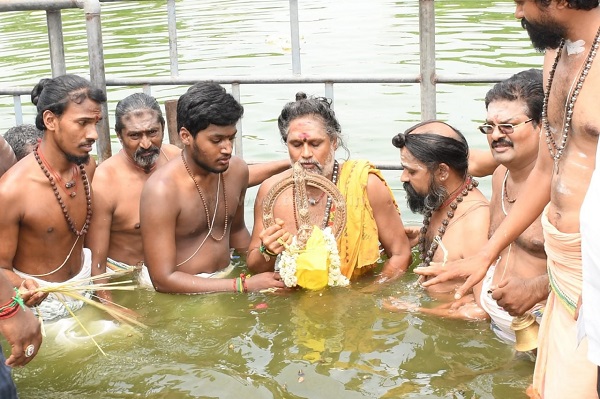 திருவண்ணாமலை அருள்மிகு அருணாசலேஸ்வரர் திருக்கோயிலில் உள்ள சித்திரை வசந்த உற்சவம் தீர்த்தவாரி!