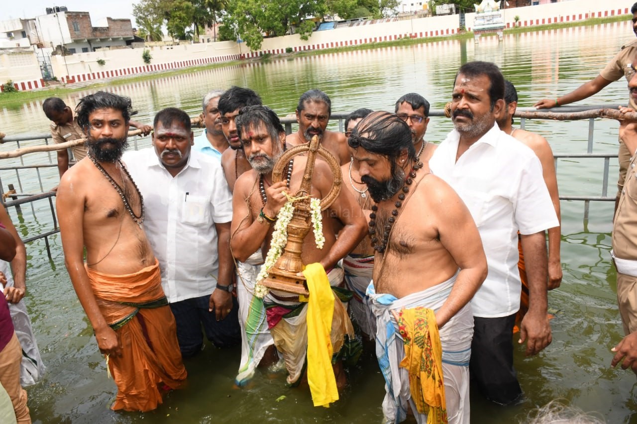 திருவண்ணாமலை அருள்மிகு அருணாசலேஸ்வரர் திருக்கோயிலில் உள்ள சித்திரை வசந்த உற்சவம் தீர்த்தவாரி!