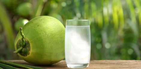 Do you drink coconut water in excess, then be careful about these side effects!!