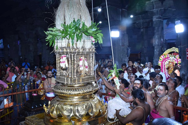 திருவண்ணாமலை அண்ணாமலையார் திருக்கோவிலில் கொடியேற்றத்துடன் தொடங்கிய ஆடிப்பூர உற்சவம்!