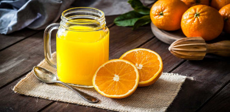 Be aware!! Excessive drinking of orange juice will harm us in these ways!!