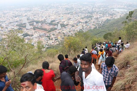 திருவண்ணாமலை கார்த்திகை தீபத் திருநாளன்று மலை மீது ஏறும் பக்தர்களுக்கு நிபந்தனை!